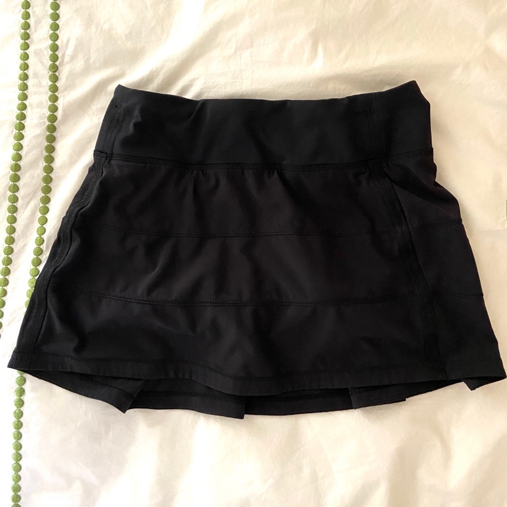 Lululemon black pace rival skirt size 2